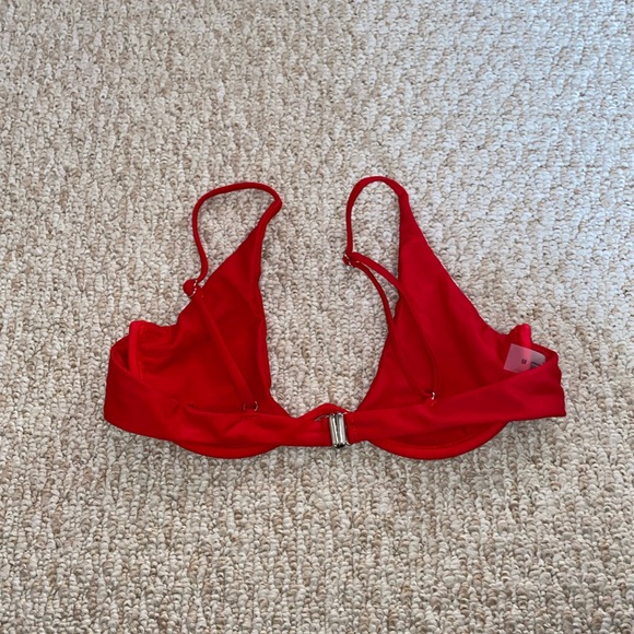 Red bikini top - Picture 2 of 3